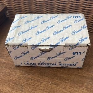 1 lead crystal kitten